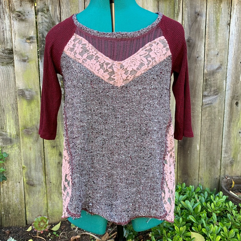 3/4 length sleeve gauzy lacy top